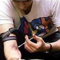 На Закарпатті затримали чоловіка, що намагався ввезти в Україну в каністрах 43.7 кг опію